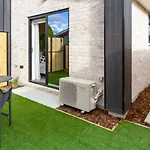 Luxury Escape For 2, Single Level Studio, Papanui